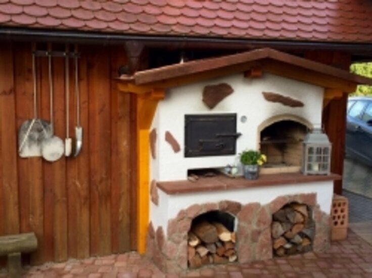Gartenbackofen mit Grill