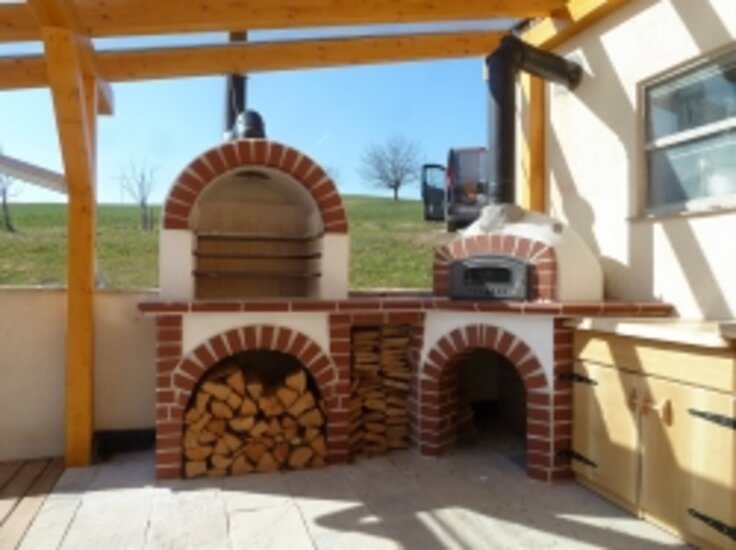 Brotbackofen mit Grill