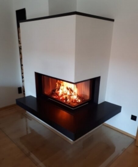Eckkamin mit Feuertisch