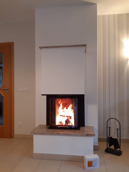 Heizkamin mit Natursteinverkleidung